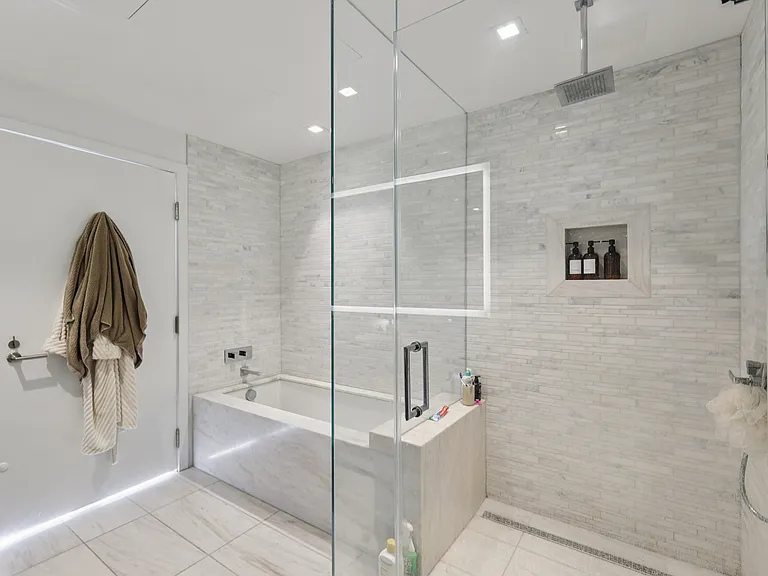 888 W East St #1504 — Photo 20