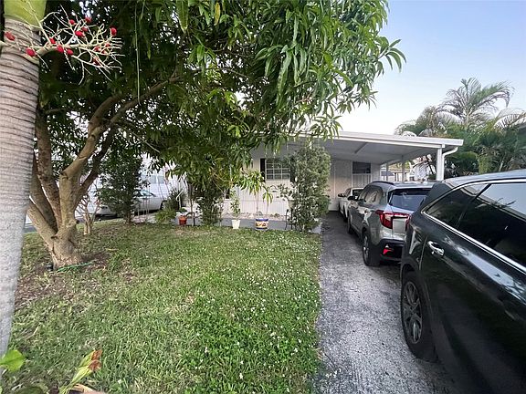 2nd image of 5580 SW 32nd Terrace