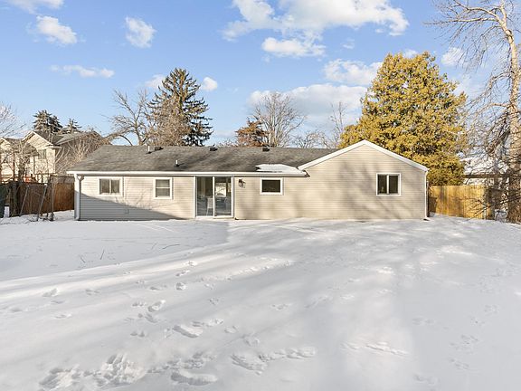 2nd image of 516 Dayton Rd