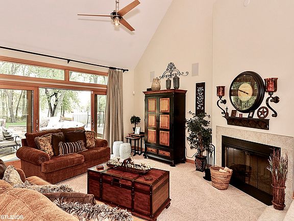 4th image of 4 Birchwood Ln