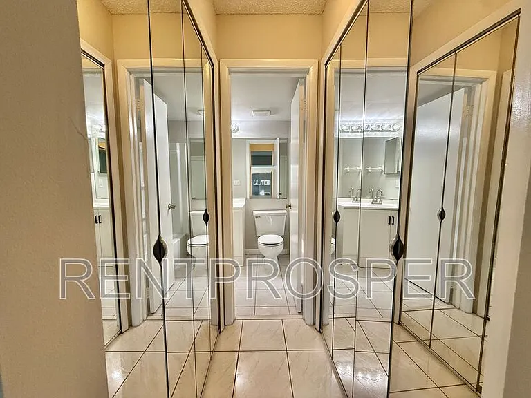 6104 Curry Ford Rd #108 — Photo 19