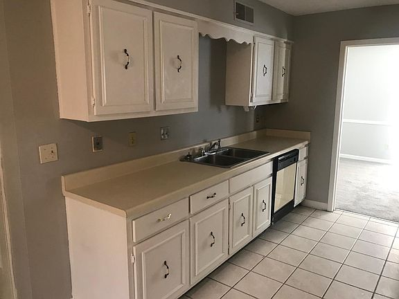 3rd image of 7370 Palgrave Ln