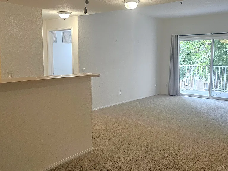 31359 Taylor Ln — Photo 2
