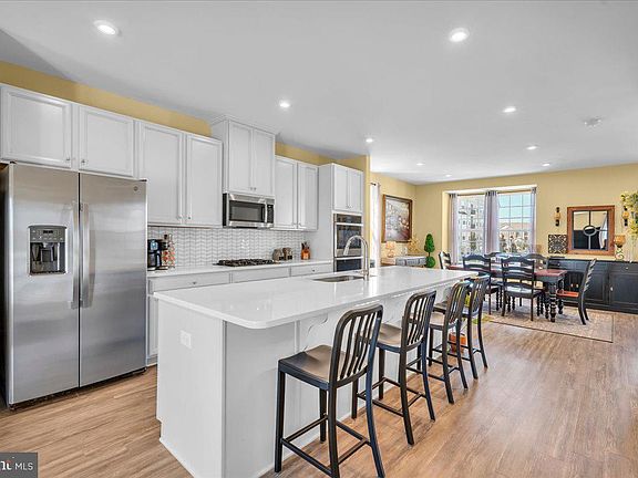 5th image of 48 Sparrow Cir
