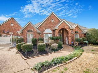 2801 Bremen Dr, Hurst, TX 76054