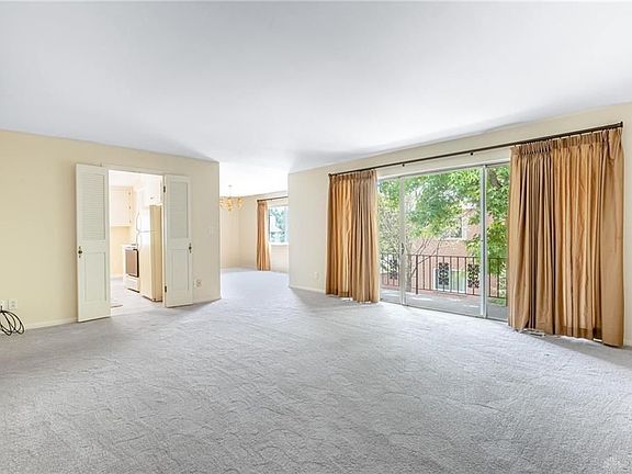 3rd image of 933 Far Hills Ave #3