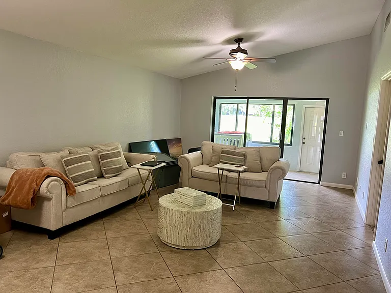 4075 Palm Forest Dr N — Photo 14