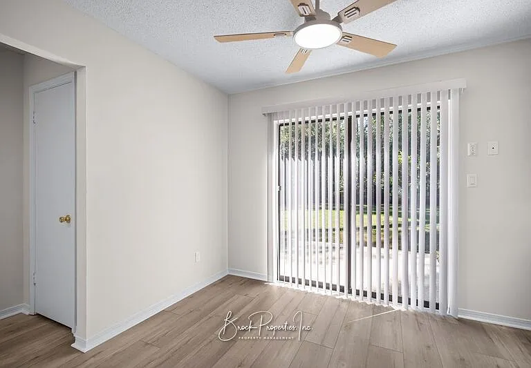 10677 Silver Creek Dr — Photo 5