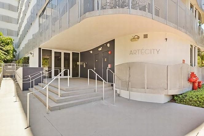 1st image of 2155 Washington Ct #5O7