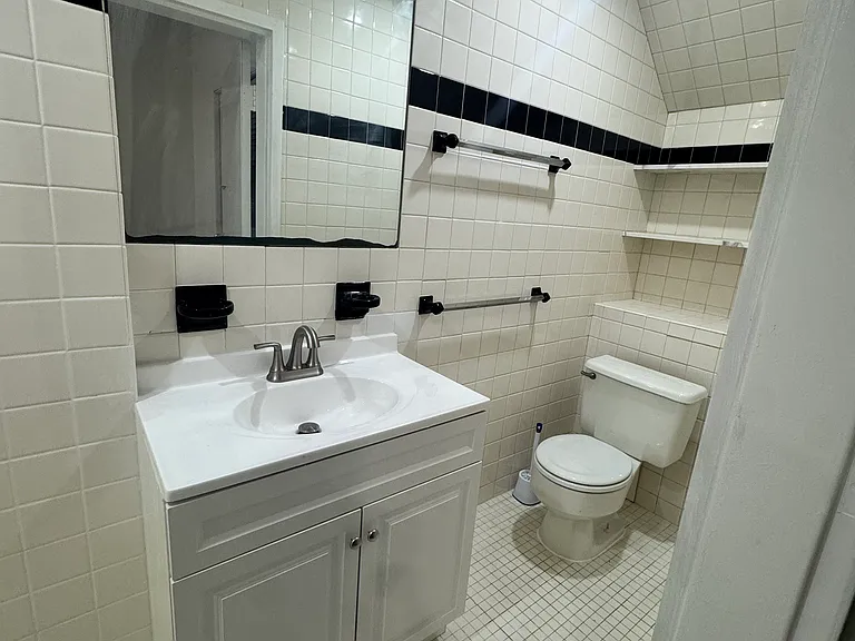 416 Bloomfield Ave #REAR LOWER LEFT — Photo 4