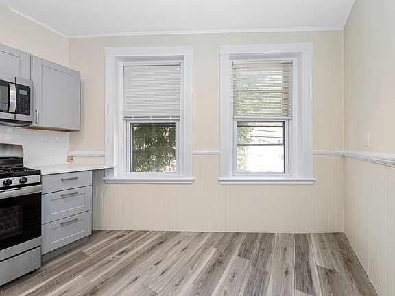 4th image of 46 Brackett St #2