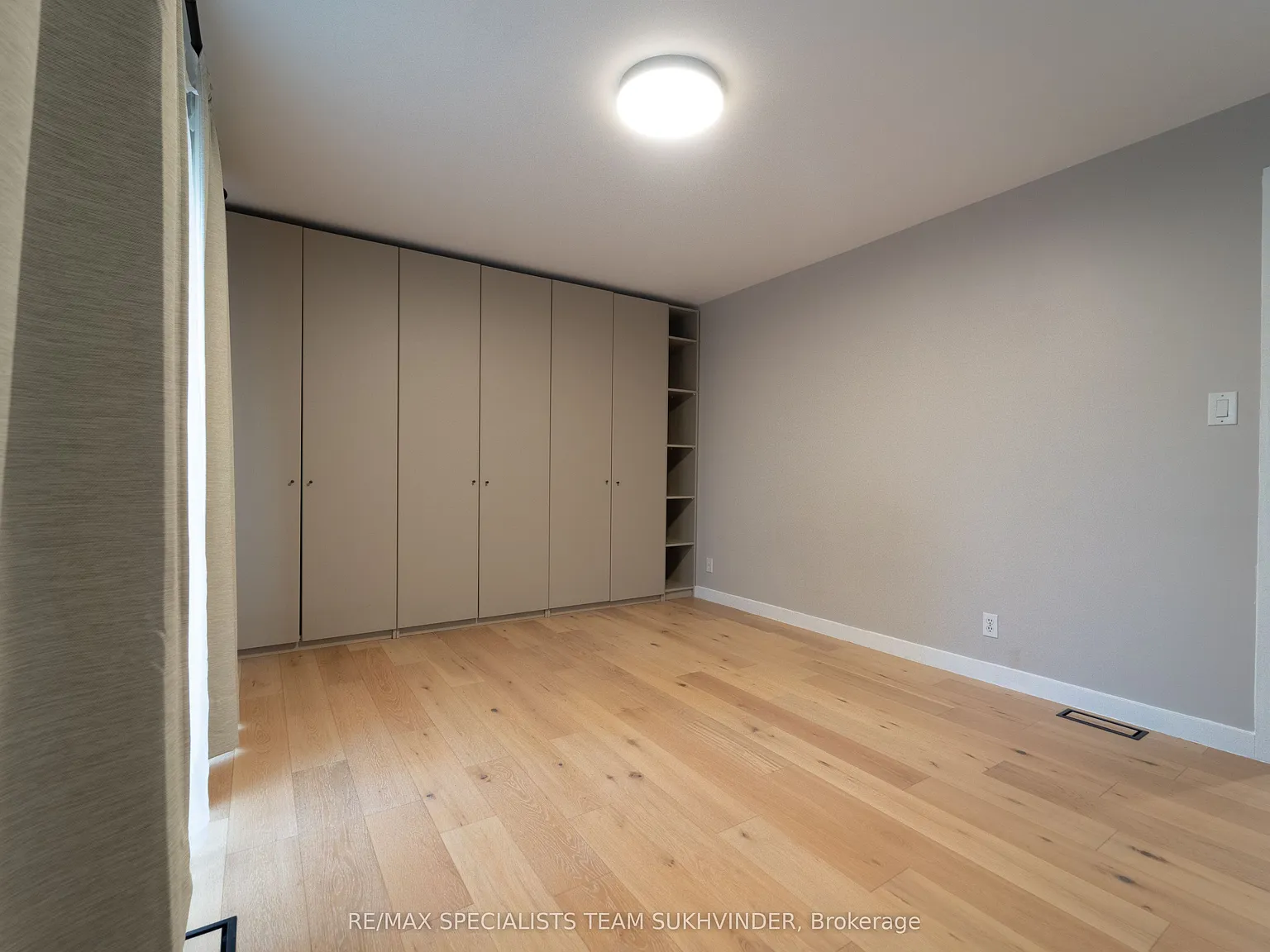 3 bed, $3,000 — Photo 2
