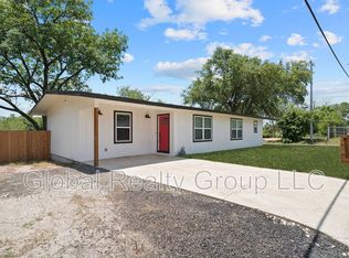 1003 Tabernacle St, Seguin, TX 78155