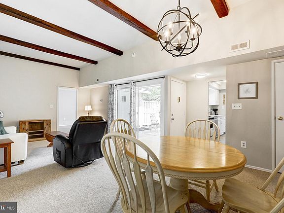 4th image of 425 Valleybrook Dr