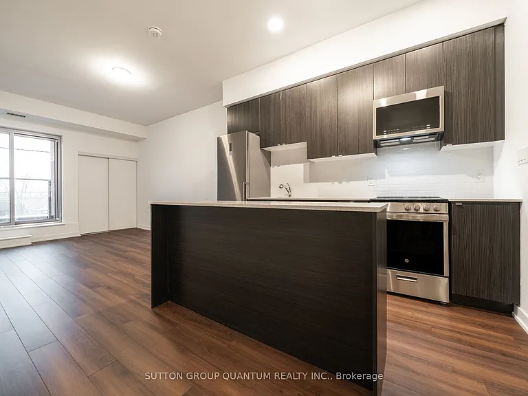 2433 Dufferin St #505 — Photo 4