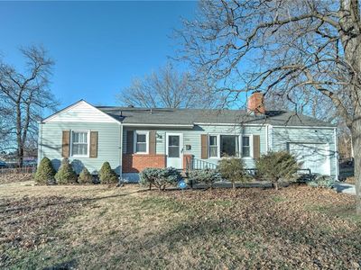 8902 E Gregory Blvd, Raytown, MO, 64133