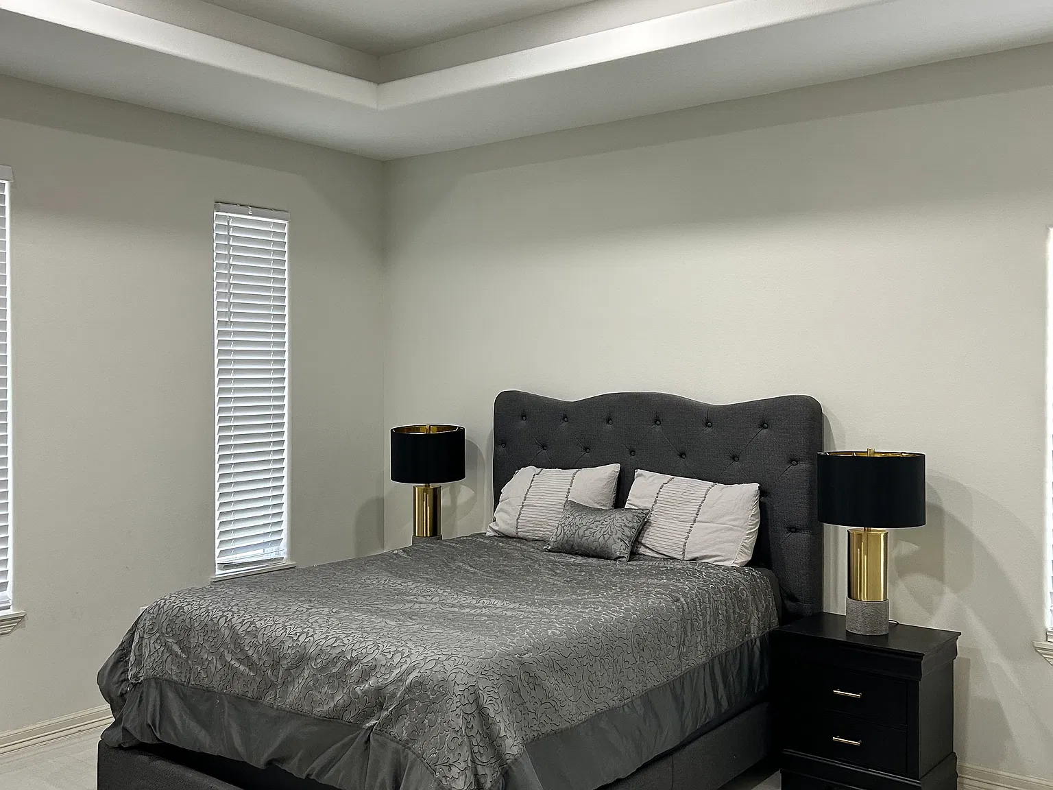 3 bed, 2054 sqft, $3,100 — Photo 3