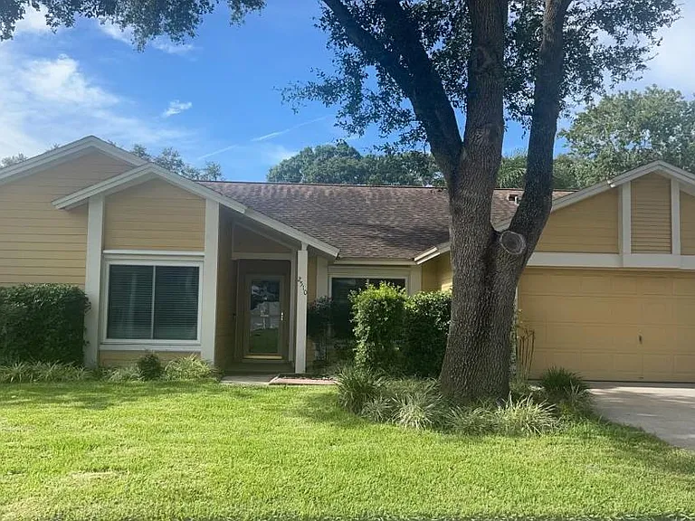 2510 Brimhollow Dr — Photo 1