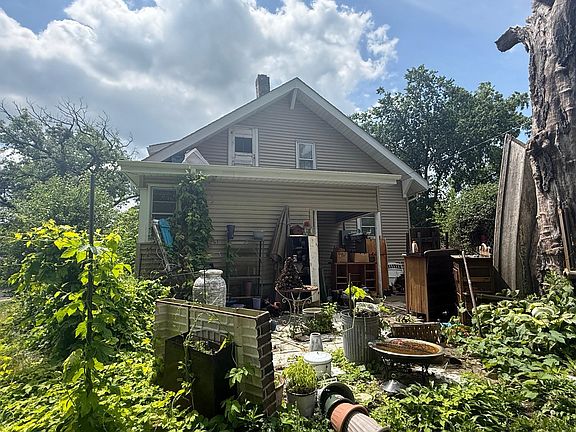 4th image of 2119 Eldridge Ave E