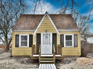 15W425 Concord St, Elmhurst, IL 60126