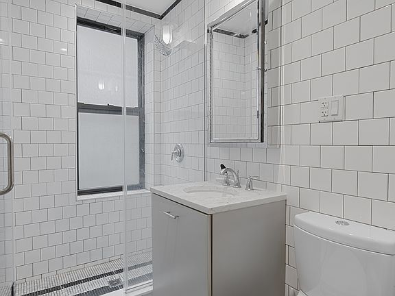 5th image of 324 W 14th St APT 4A
