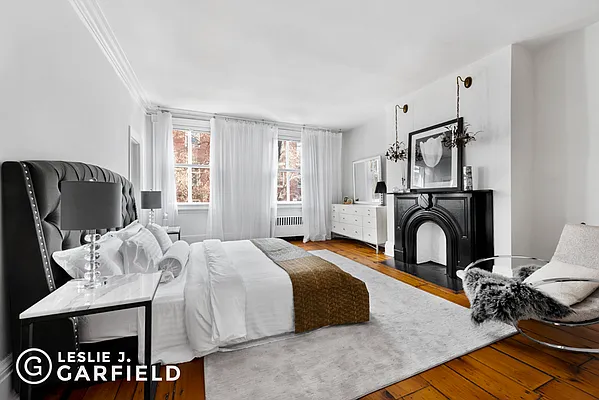 Sold by Leslie J. Garfield | media 8