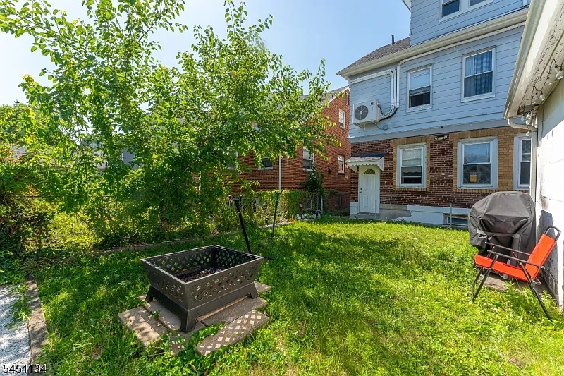 2 bed, 1.0 bath, $2,200 — Photo 4