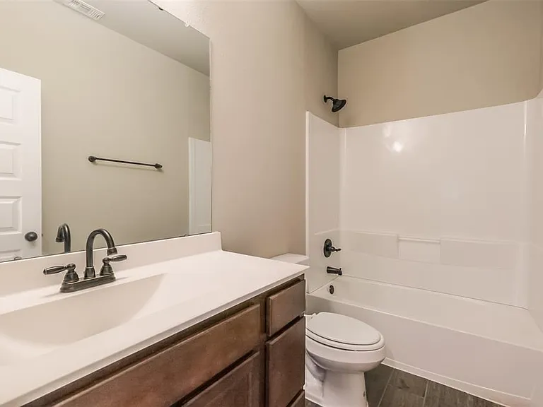 117 Wickersham #B — Photo 9