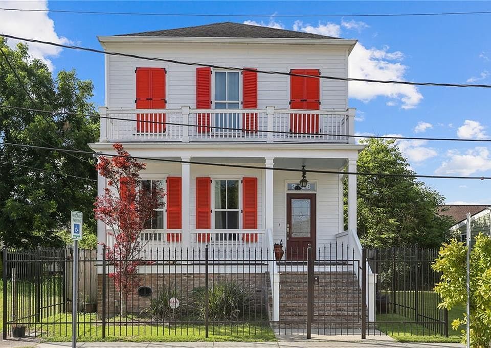 1st image of 2716 Clara St