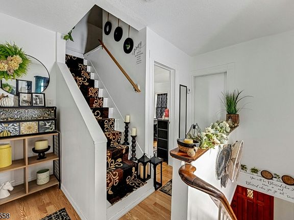 4th image of 27 Thomas St