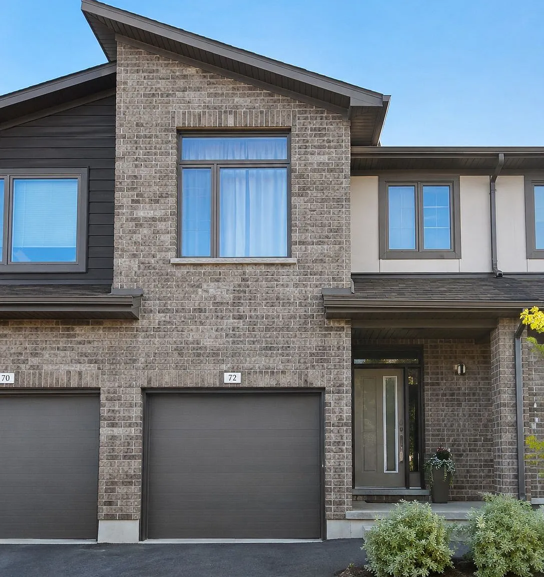 3 bed, $2,600 — Photo 1