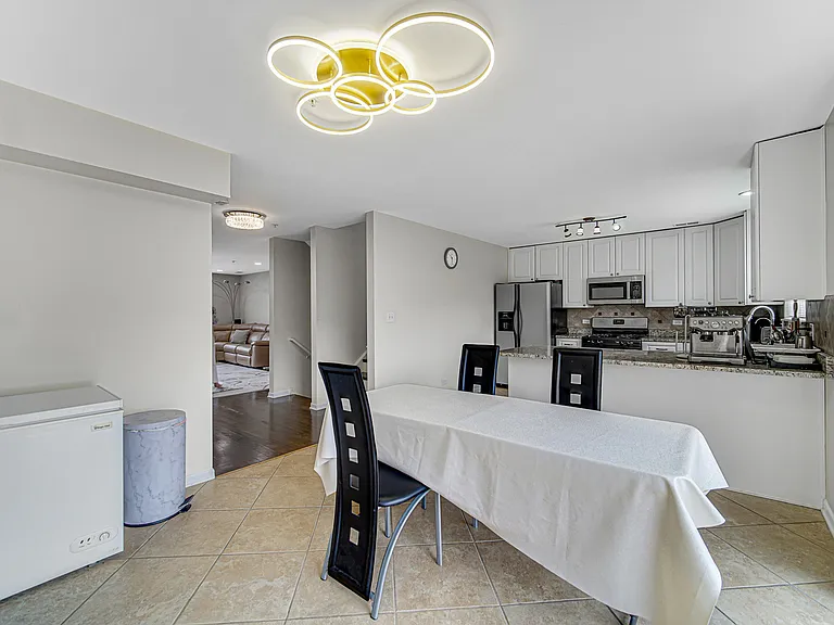 673 E Fountainview Dr #673 — Photo 6