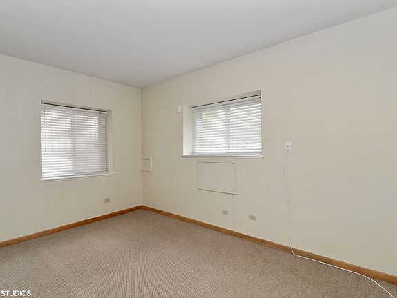 4th image of 921 N La Salle St APT 3