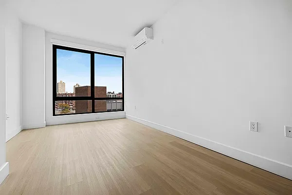 Bedroom, photo 1
