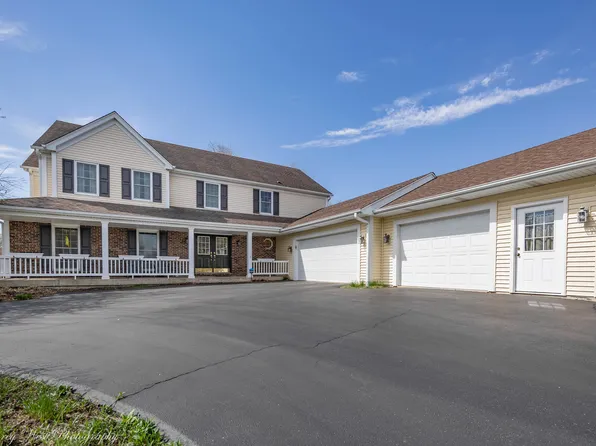 39W847 Dairyherd Ln, St Charles, IL 60175