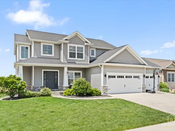 1113 Willow Creek Dr, Bloomington, IL 61705