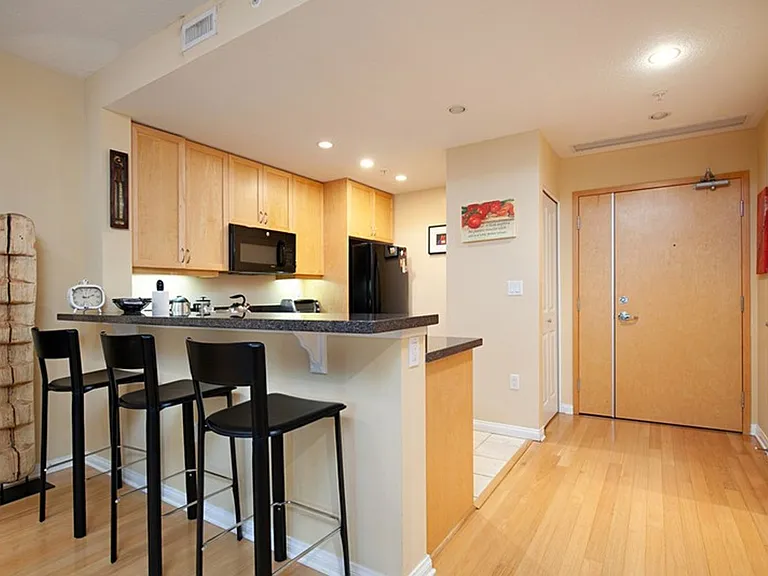 850 Beech St #317 — Photo 6