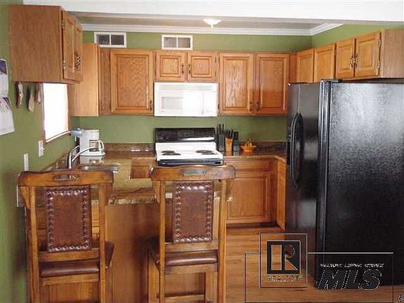 4th image of 3240 Village Dr