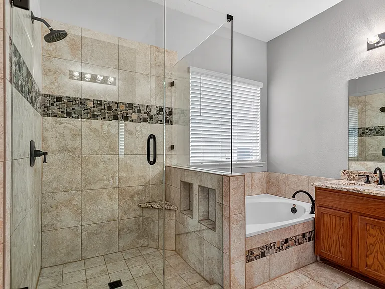 9787 Old Field Dr — Photo 19