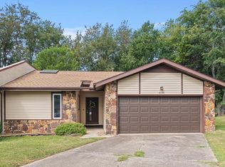 2102 E Regency Pl, Springfield, MO 65804