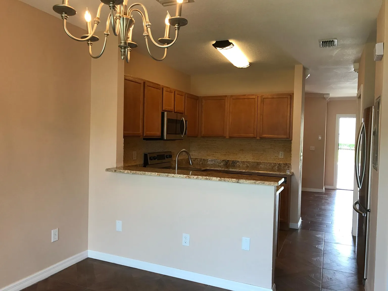 3 bed, 1478 sqft, $1,800 — Photo 4