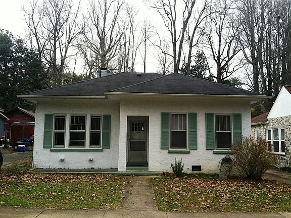 2nd image of 120 Boyd St