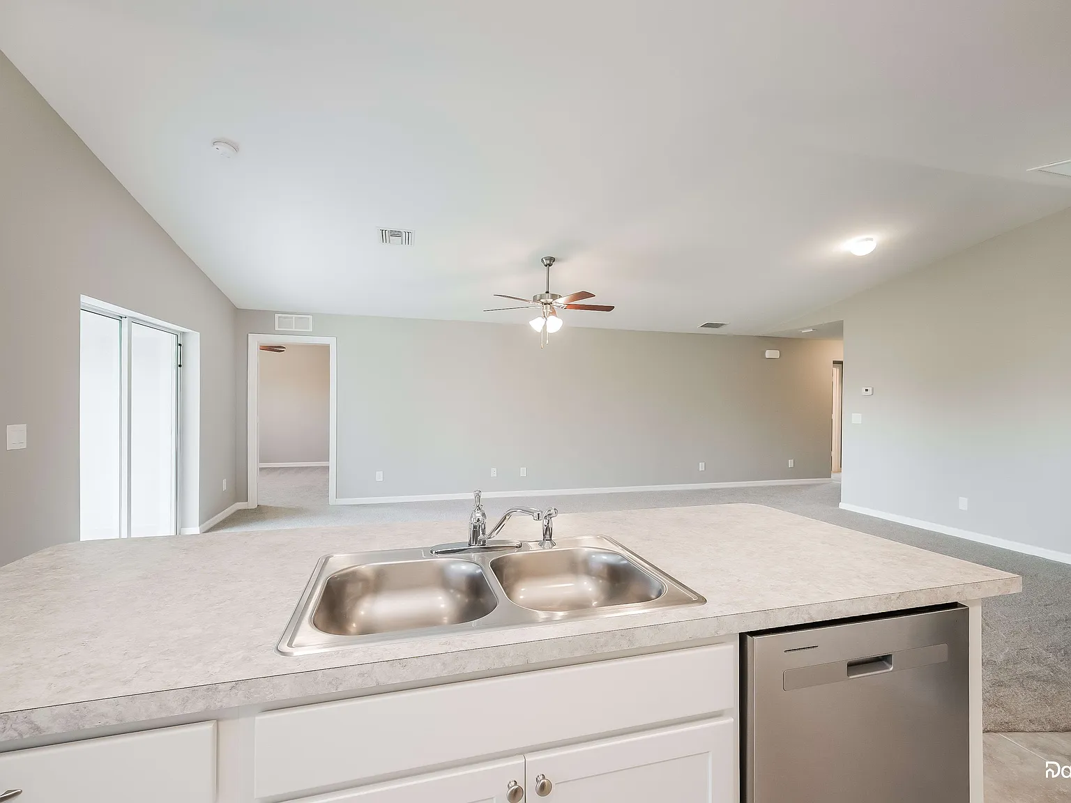 3 bed, 2.0 bath, 1550 sqft, $2,245 — Photo 3