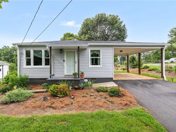 1158 S Old 52 Rd, King, NC 27021