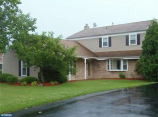 464 Maple Point Dr, Langhorne, PA 19047