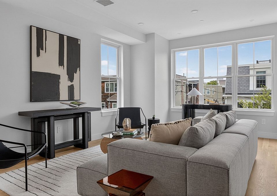 1st image of 54 Dorset St #4