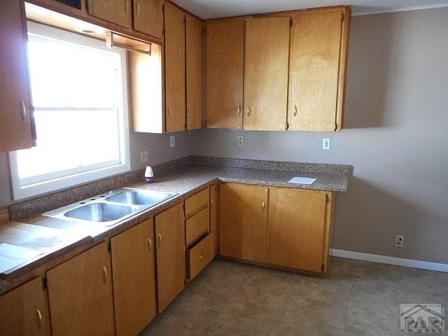 2nd image of 1424 E 5th St