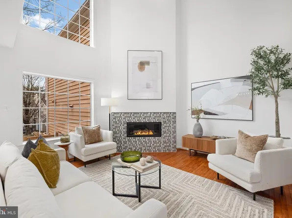 1509 Deer Point Way, Reston, VA 20194