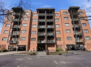 9332 Landings Ln Unit 604, Des Plaines, IL 60016