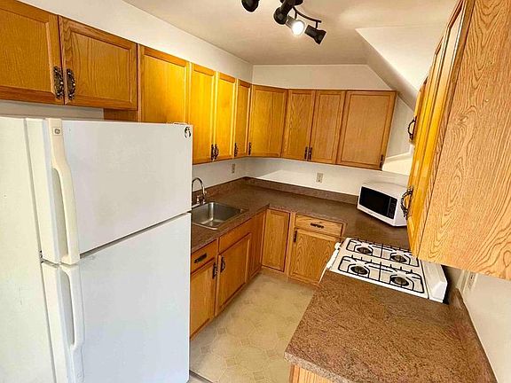 2nd image of 1324 W Nedro Ave